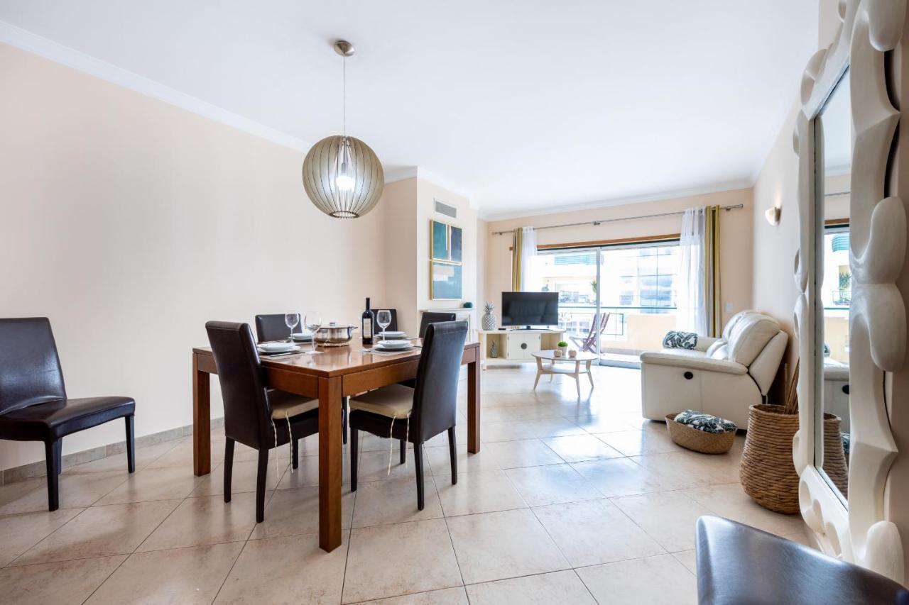 Uptown Lovers Apartment By Seewest Lagos Buitenkant foto